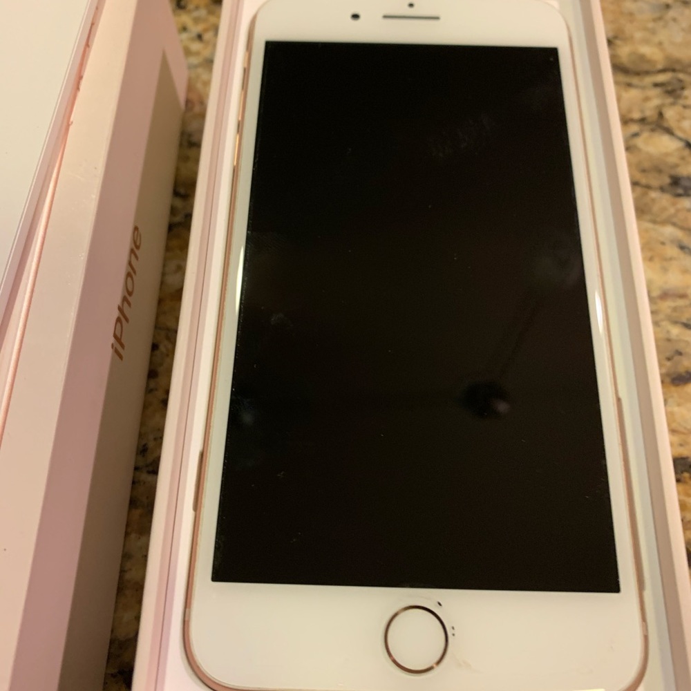 Iphone 8 Plus - image 2